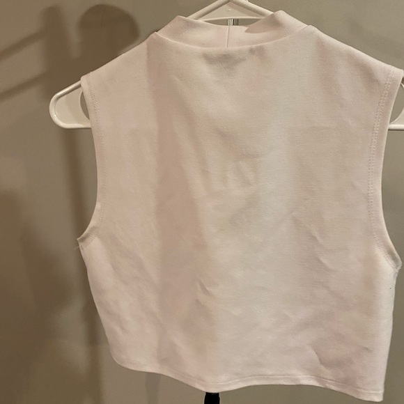 White crop top - Picture 2 of 4